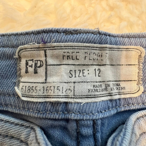 Free People Mountaineer Relaxed Straight Jeans Light Wash Denim Womens Size 12 - Picture 4 of 7